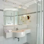 Haus Wasserfall 아파트 *